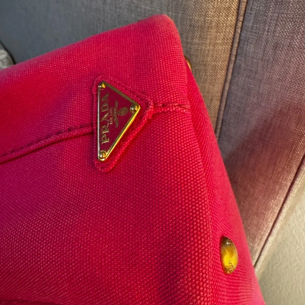 Prada fuxia crossbody in pink - Picture 5 of 17